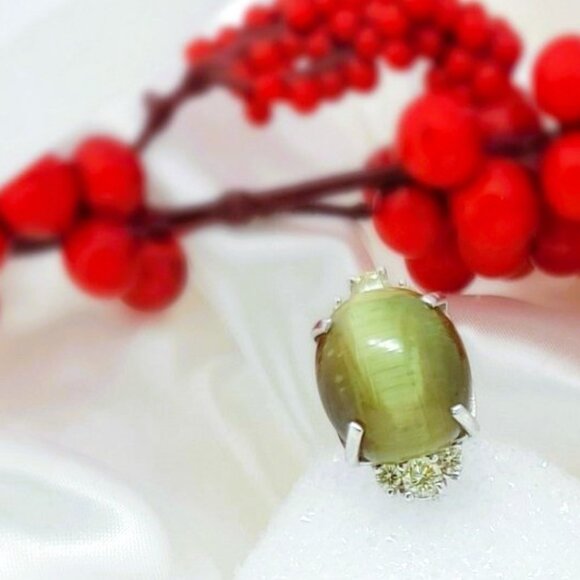 14K Yellow Gold Olive Green Opal 12.60cts Diamond 0.90cts Ring 13.5ctw - Picture 2 of 3